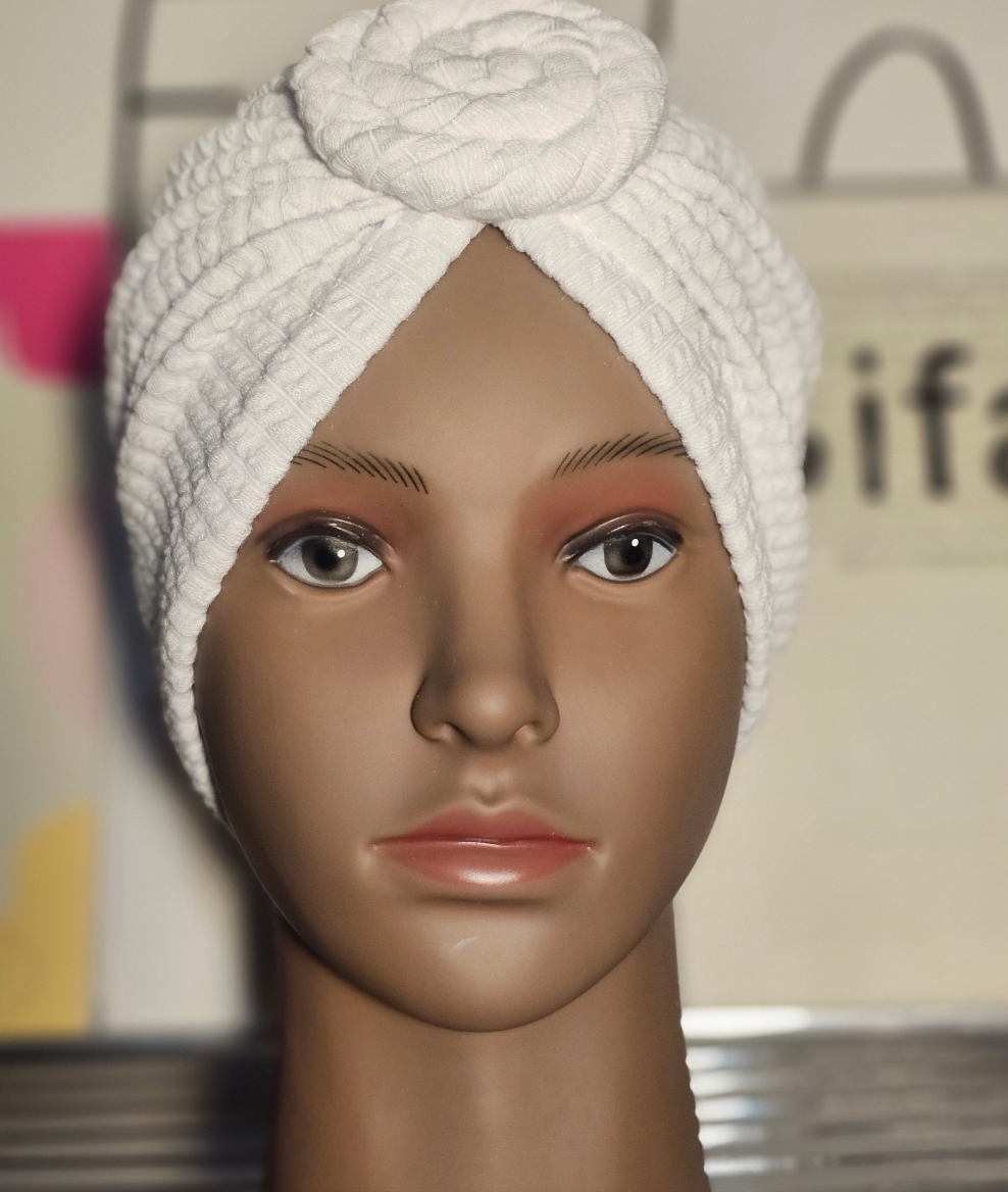 Bonnet Turban Blanc – Élégance Estivale