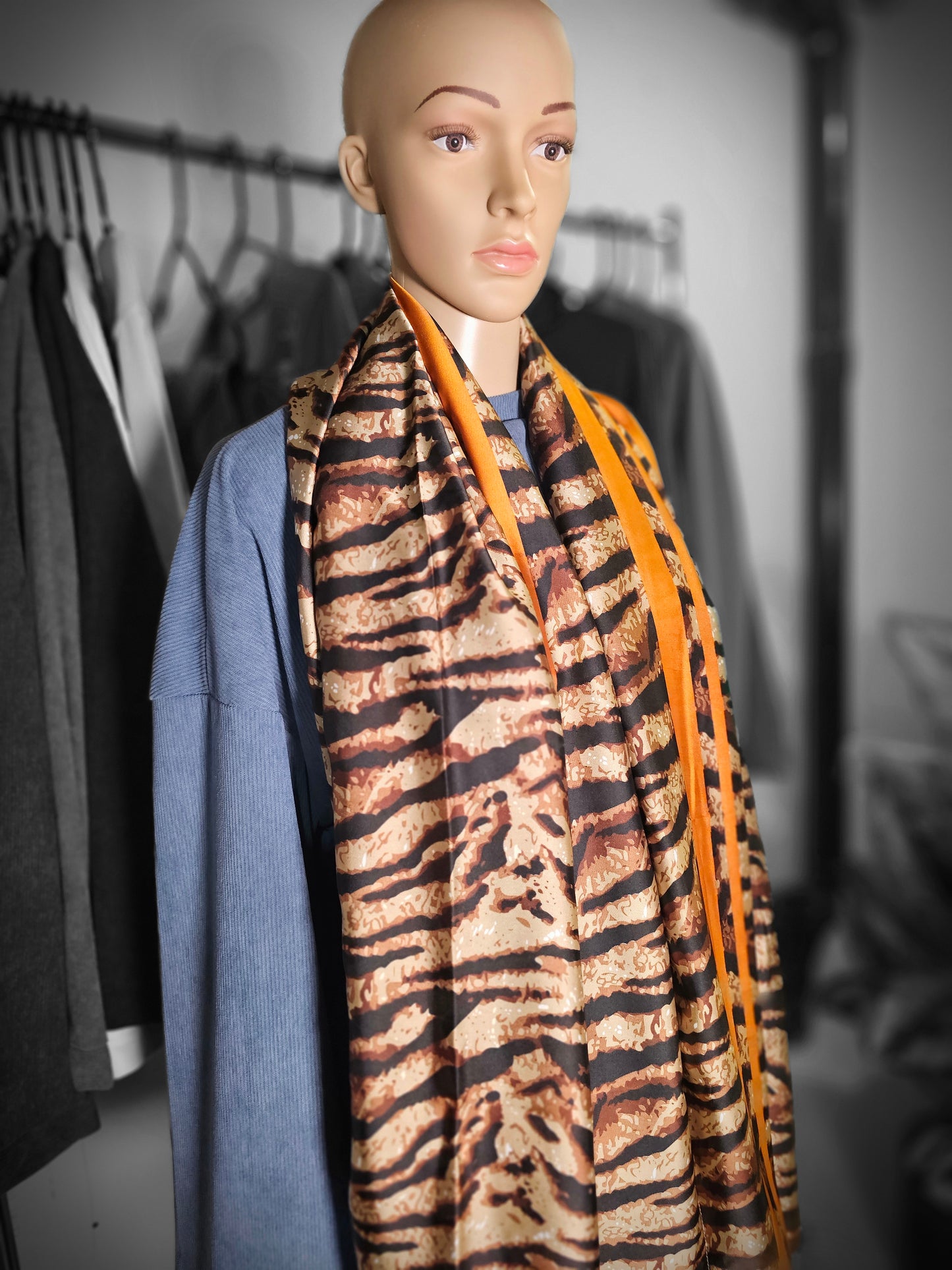 Hijab foulard imprimé zèbre-tigre – Élégance Sauvage 🧕