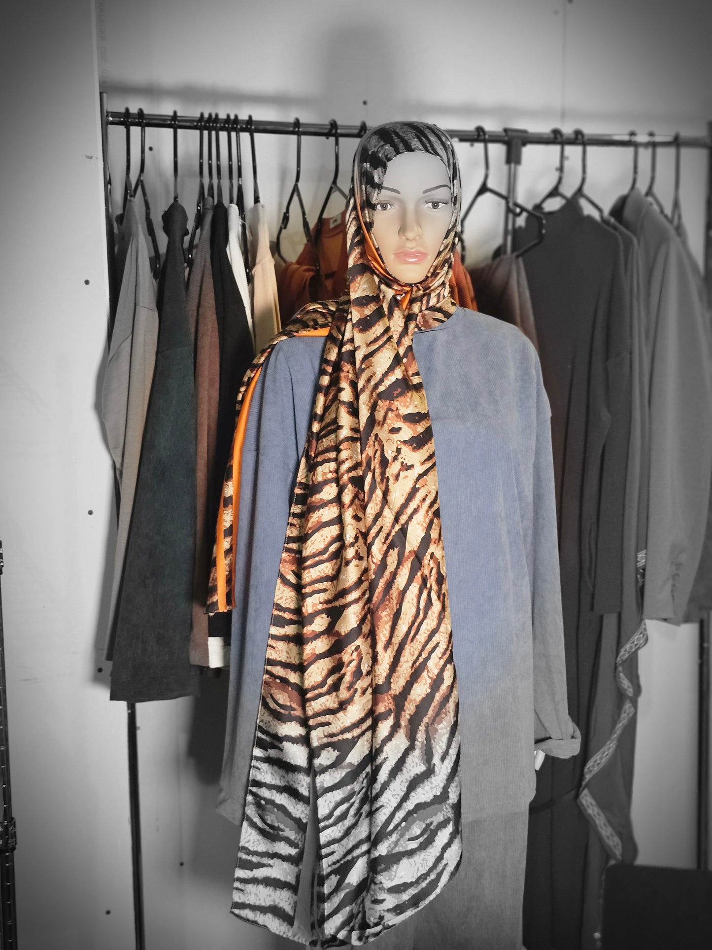 Hijab foulard imprimé zèbre-tigre – Élégance Sauvage 🧕