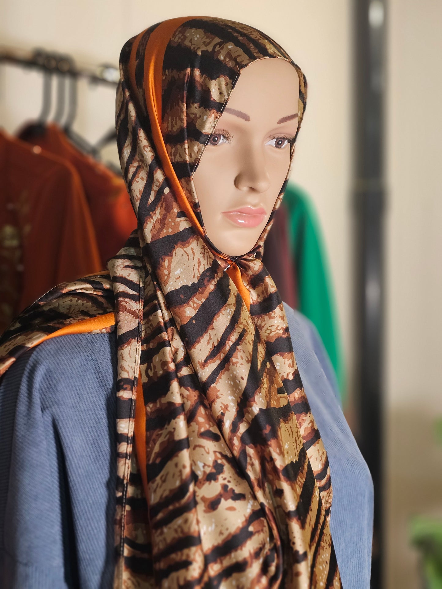 Hijab foulard imprimé zèbre-tigre – Élégance Sauvage 🧕