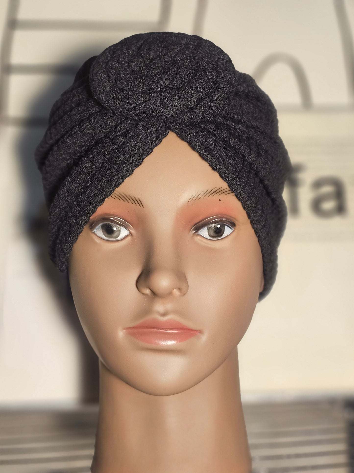 Bonnet Turban Noir – Chic & Intemporel