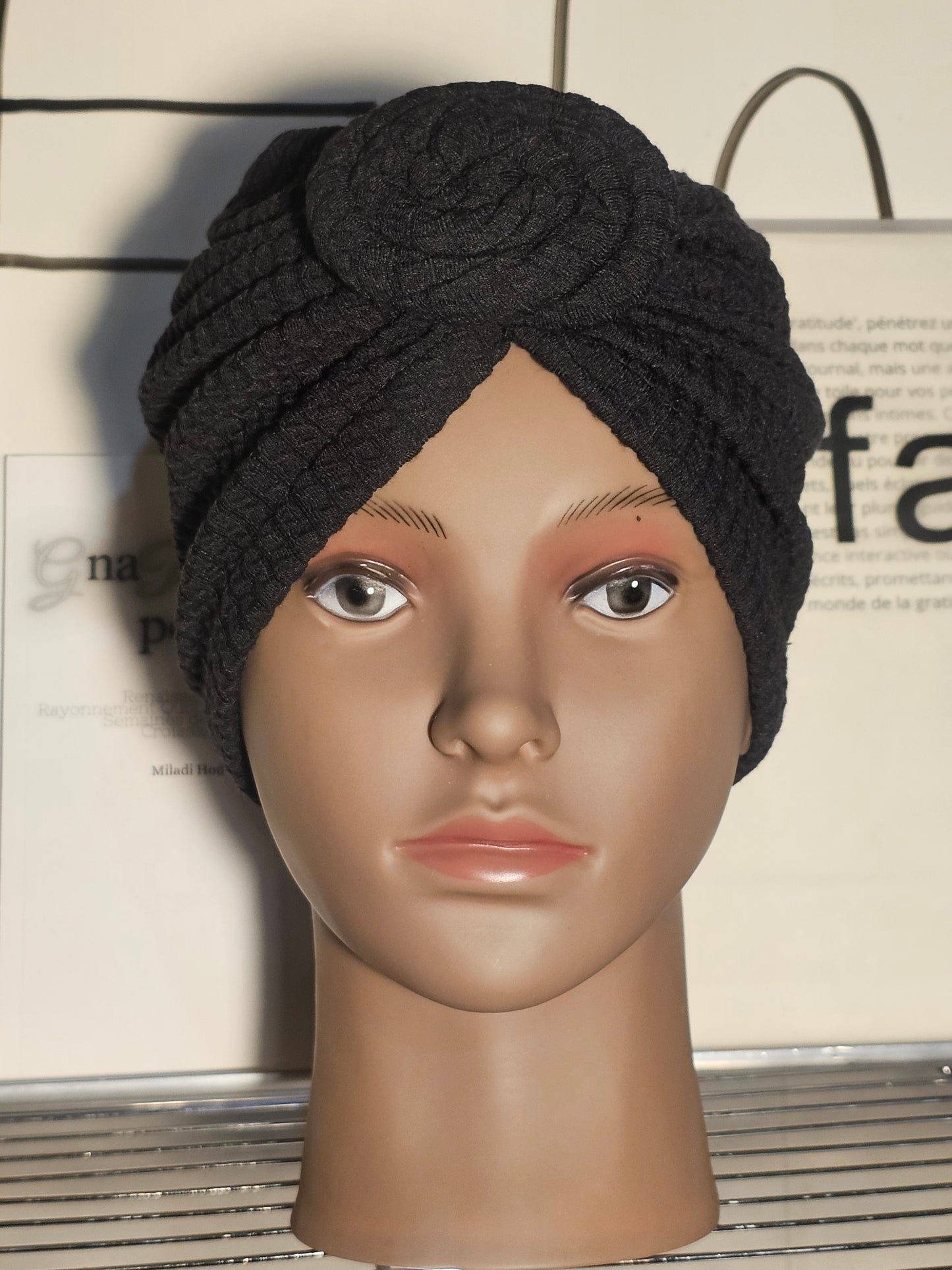 Bonnet Turban Noir – Chic & Intemporel