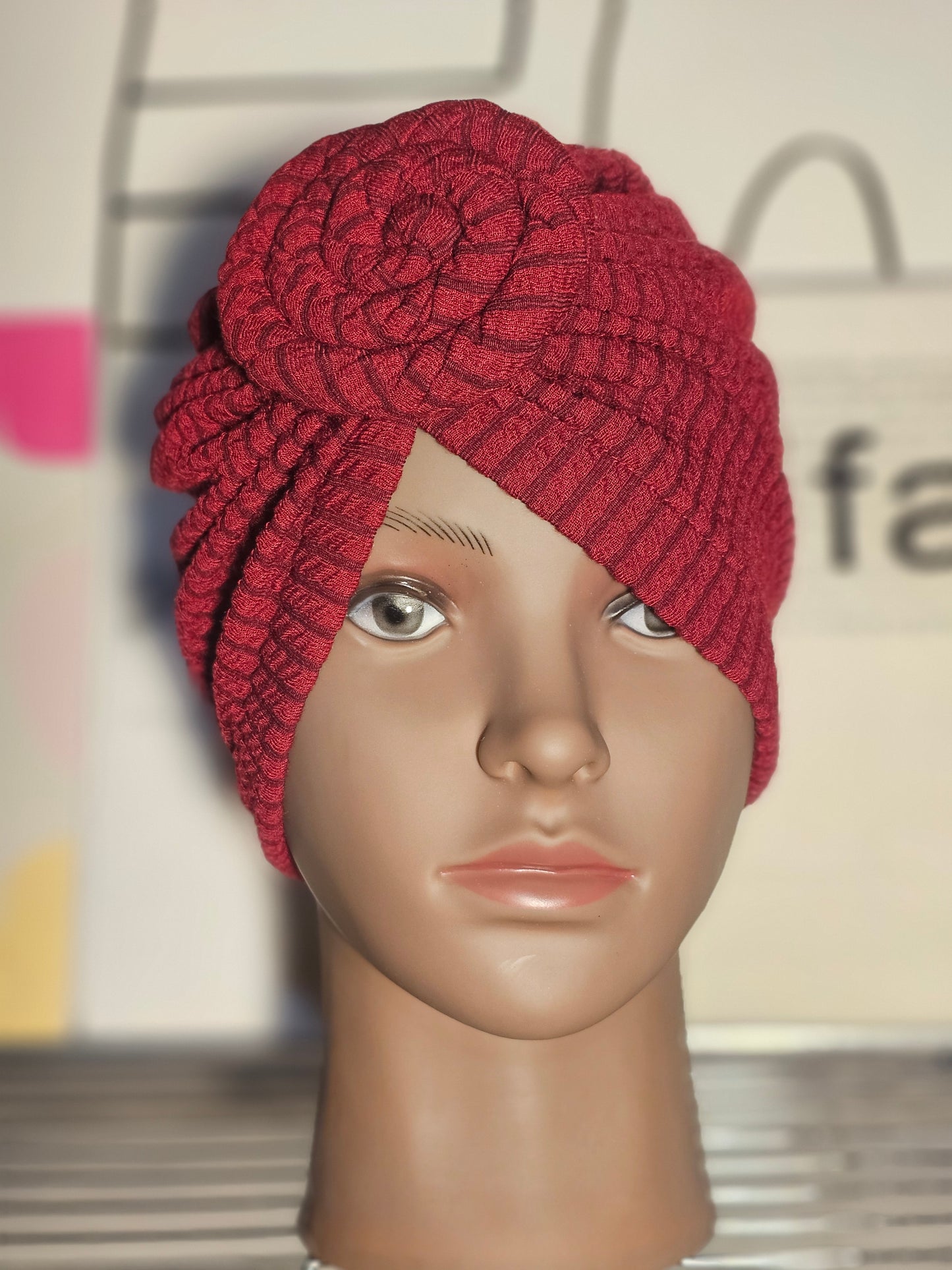 Bonnet Turban Rouge – Féminité & Confiance