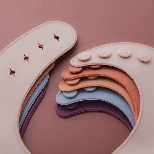 Lots de 2 Bavoirs en Silicone pour Bébé avec Fourchette et Cuillère