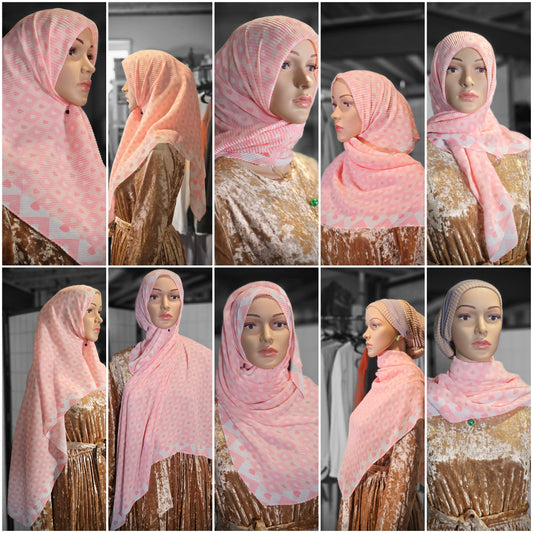 Hijab Plissé Rose à Motifs – Élégance et Douceur au Quotidien