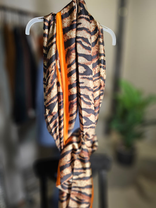 Hijab foulard imprimé zèbre-tigre – Élégance Sauvage 🧕