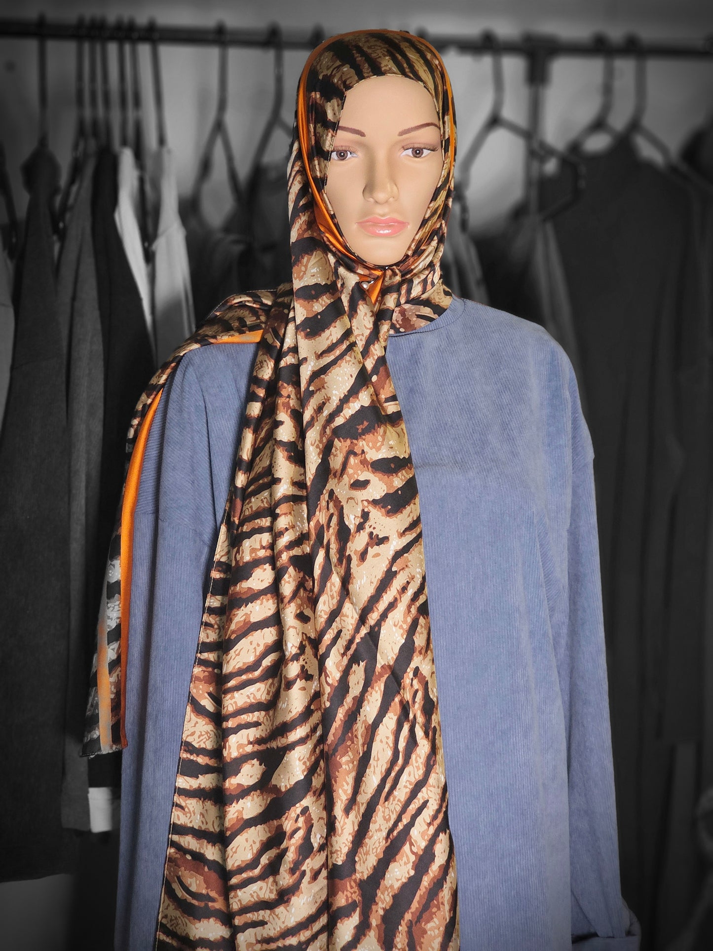 Hijab foulard imprimé zèbre-tigre – Élégance Sauvage 🧕