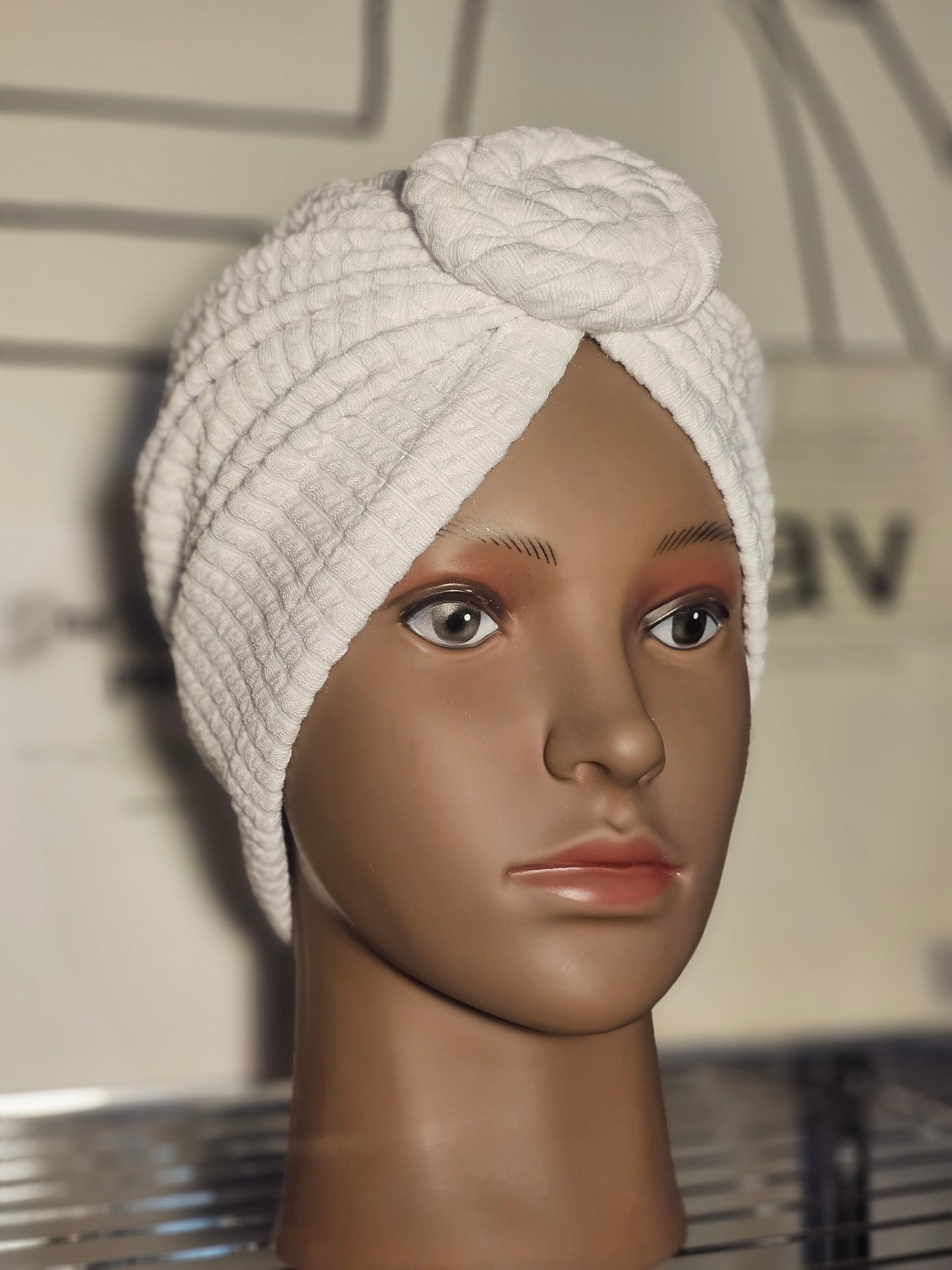 Bonnet Turban Blanc – Élégance Estivale
