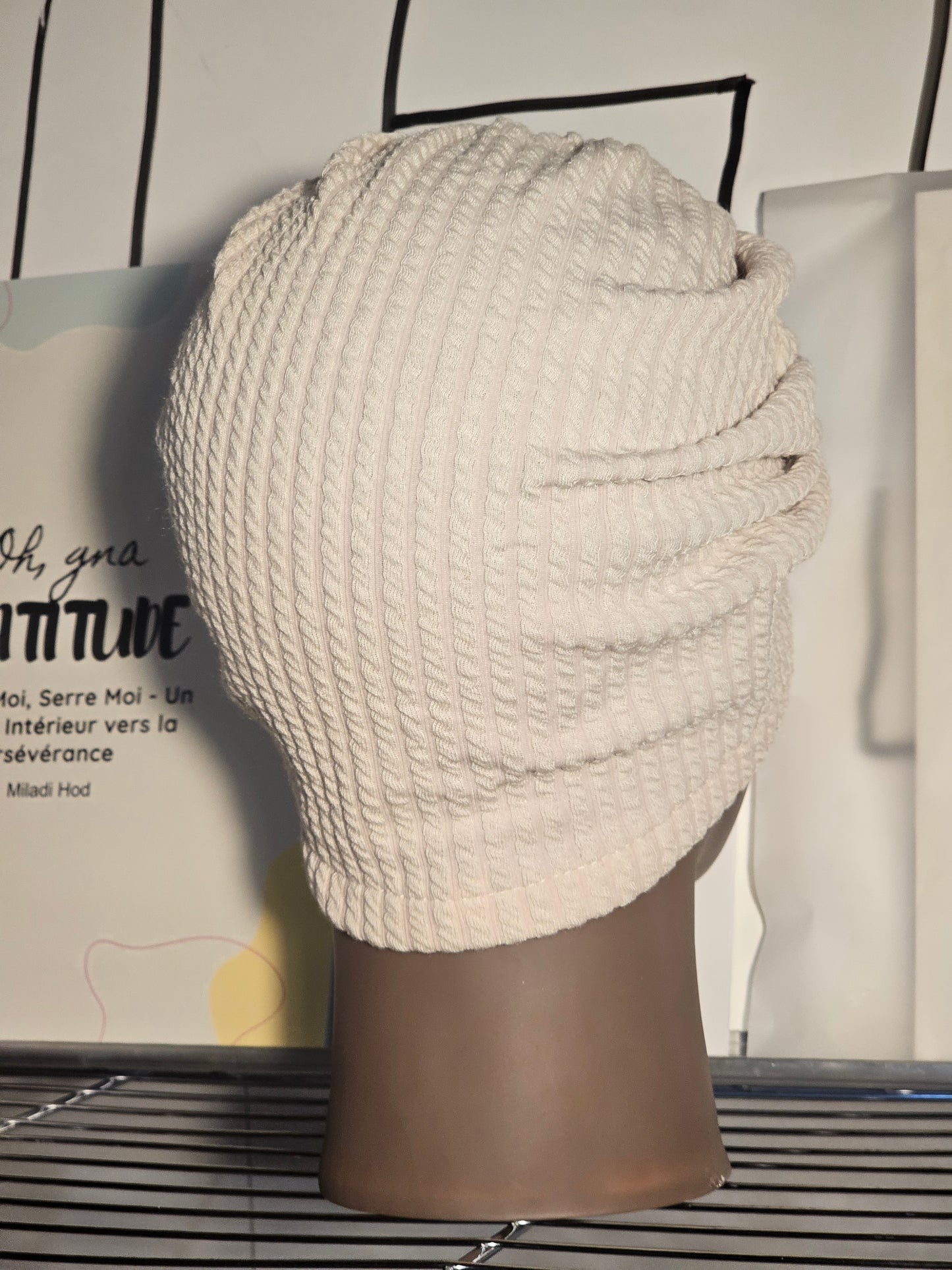 Bonnet Turban Brun Clair – Élégance Naturelle & Chaleur Estivale