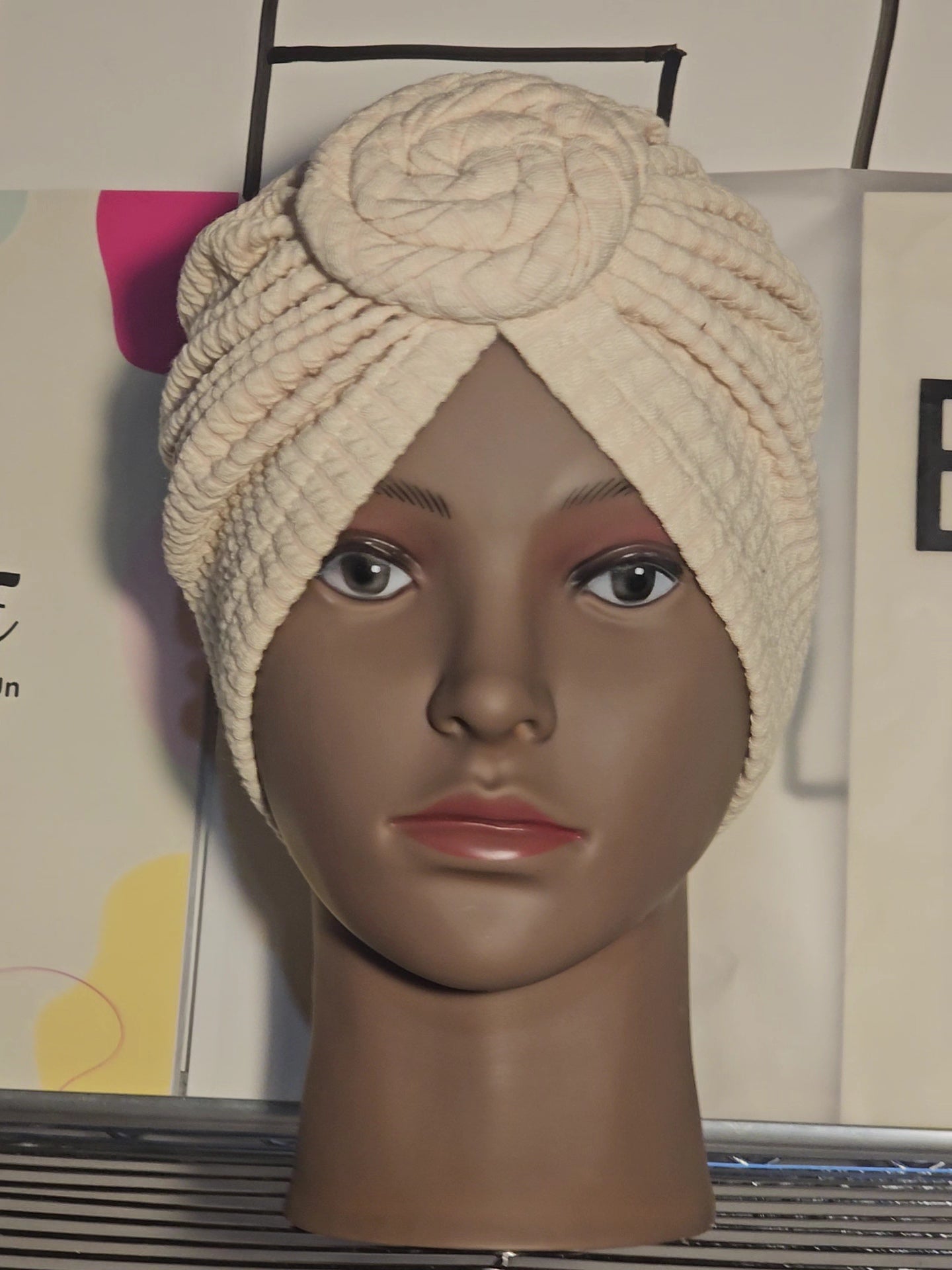 Bonnet Turban Brun Clair – Élégance Naturelle & Chaleur Estivale