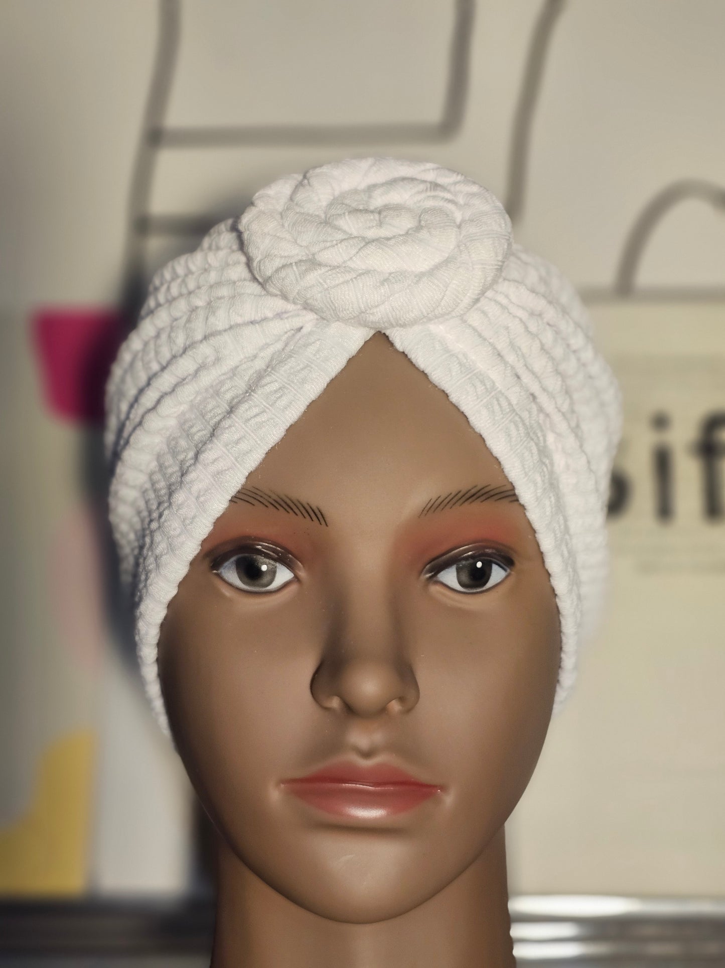 Bonnet Turban Blanc – Élégance Estivale
