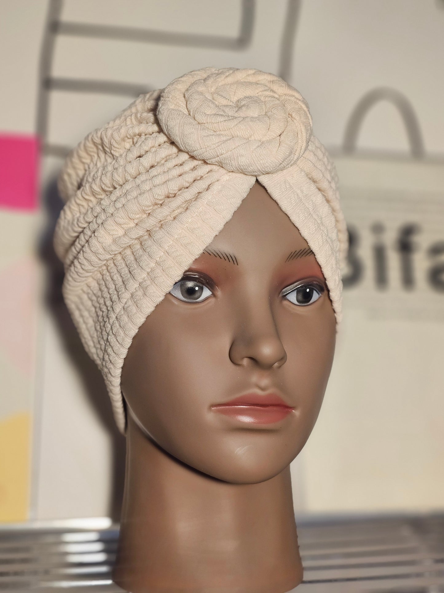 Bonnet Turban Brun Clair – Élégance Naturelle & Chaleur Estivale
