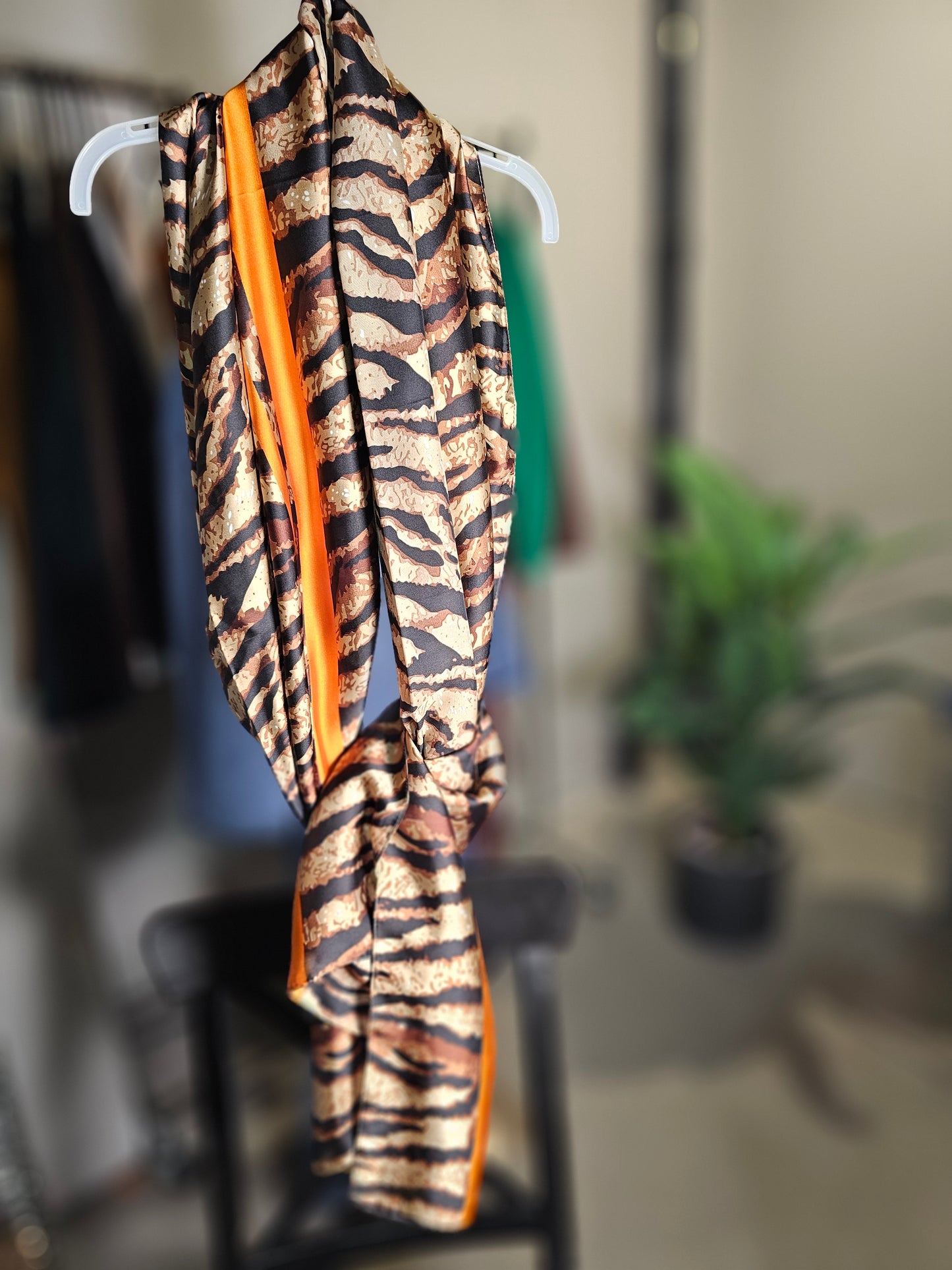 Hijab foulard imprimé zèbre-tigre – Élégance Sauvage 🧕