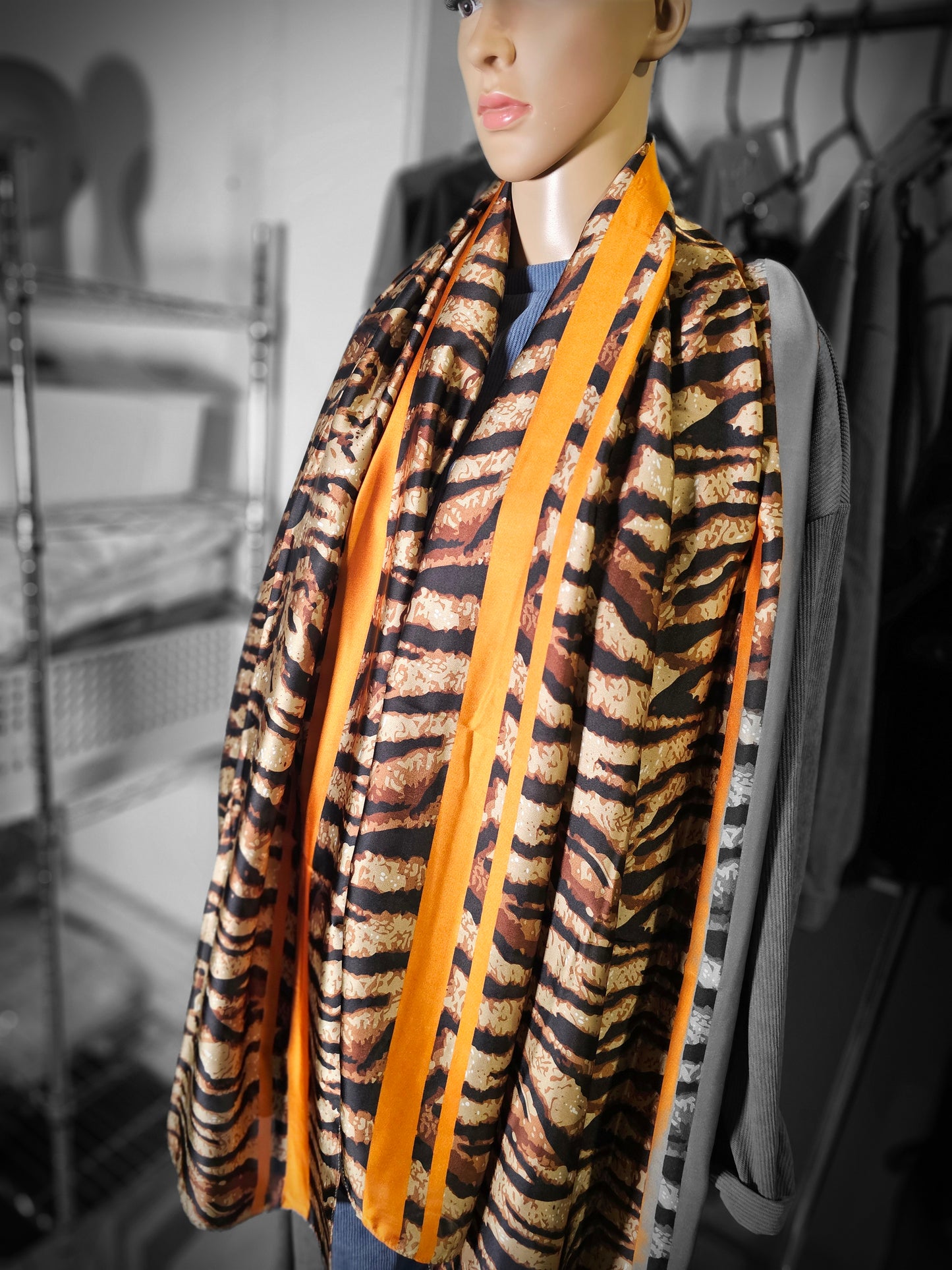 Hijab foulard imprimé zèbre-tigre – Élégance Sauvage 🧕
