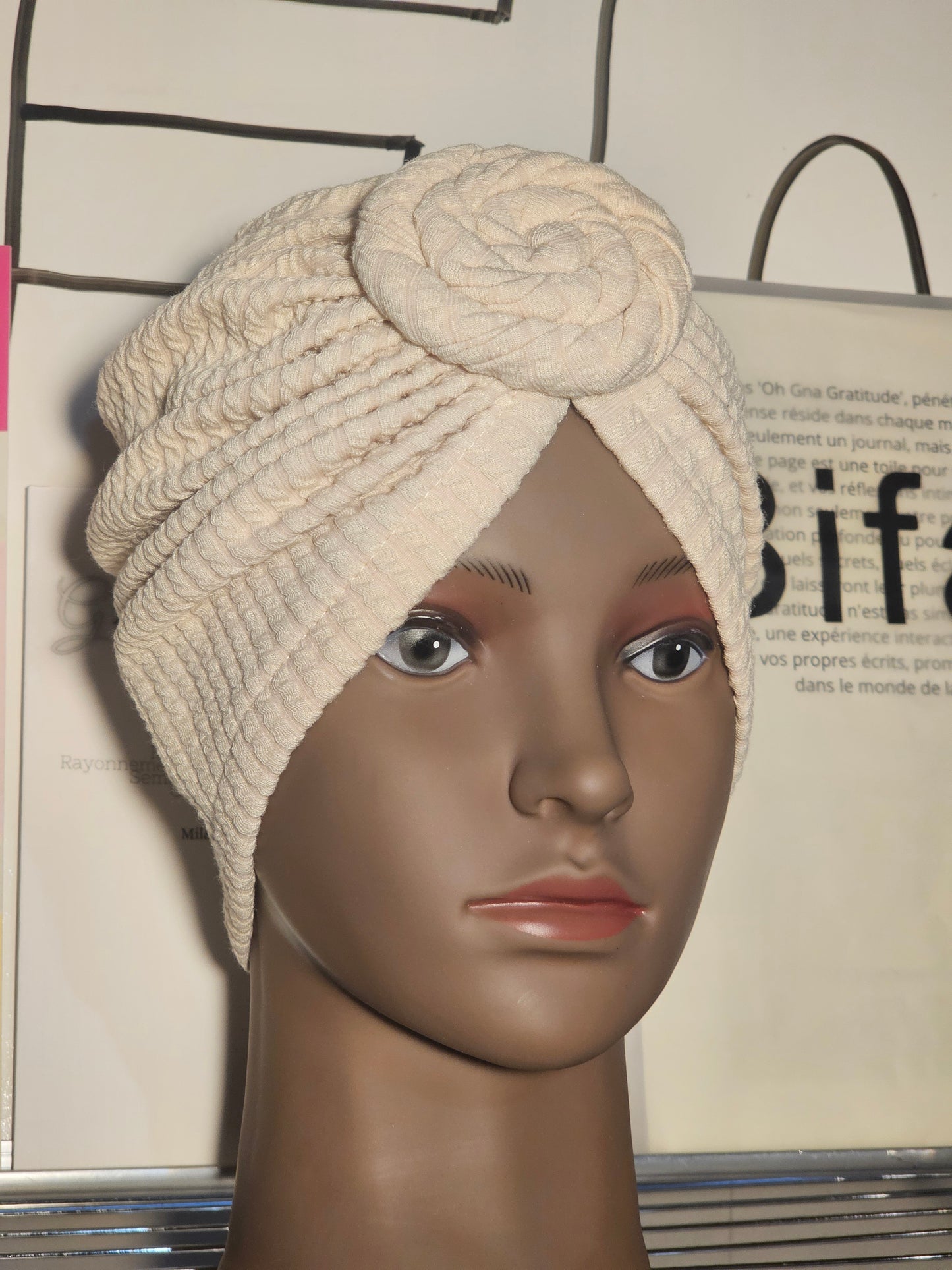 Bonnet Turban Brun Clair – Élégance Naturelle & Chaleur Estivale